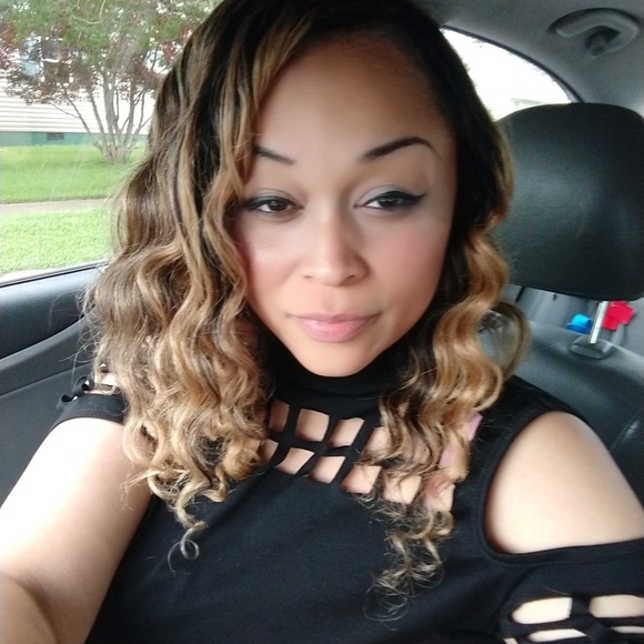 Meet your Posher, Roselyn - Picture 2 of 3